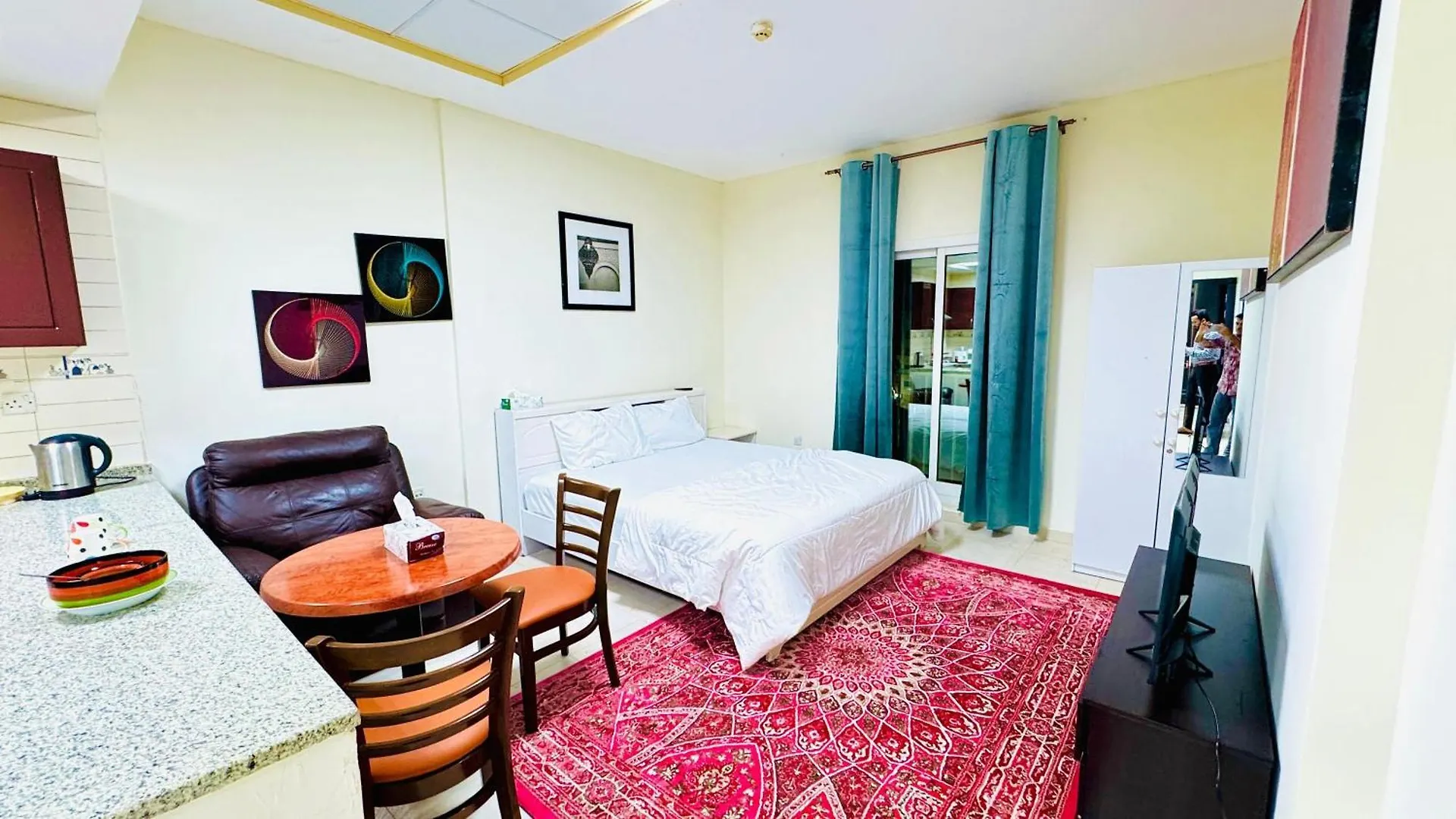 Immaculate 1Bhk Charming Central Dubai Apartment