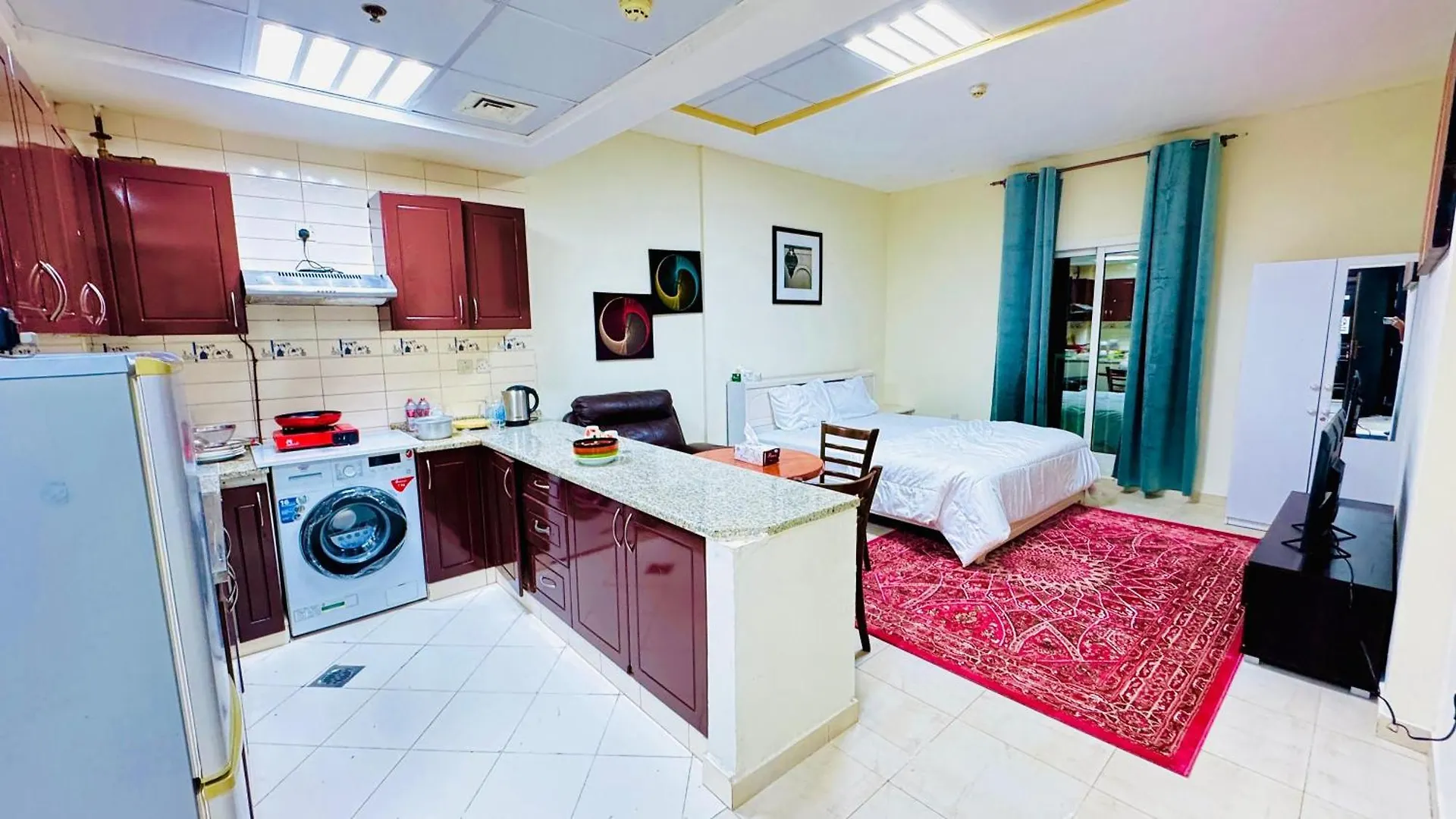 Immaculate 1Bhk Charming Central Dubai Apartment